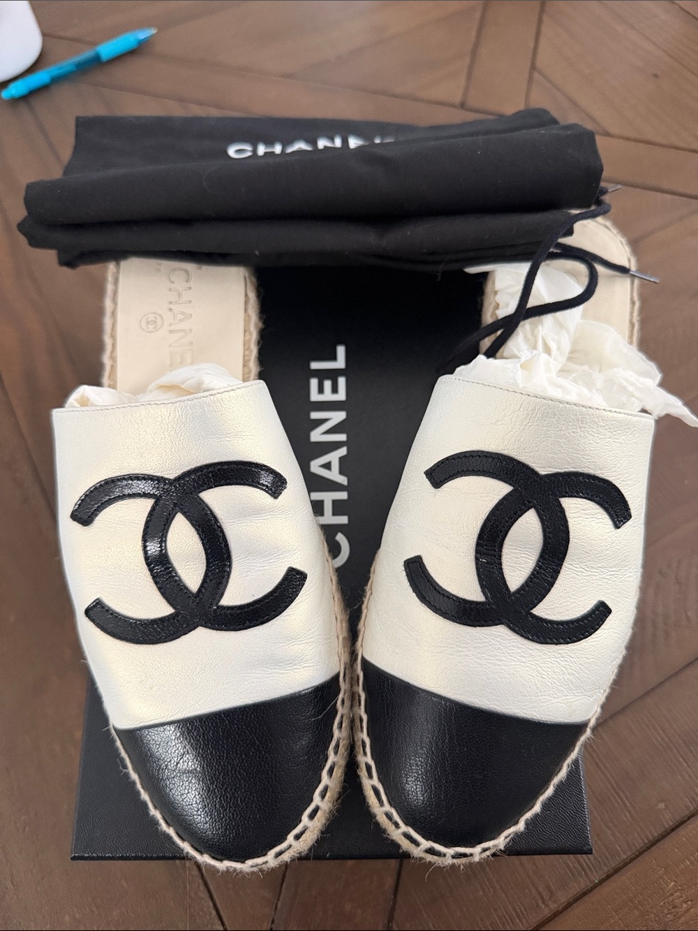 CHANEL Cream and Black Two-Tone Espadrille Flats
